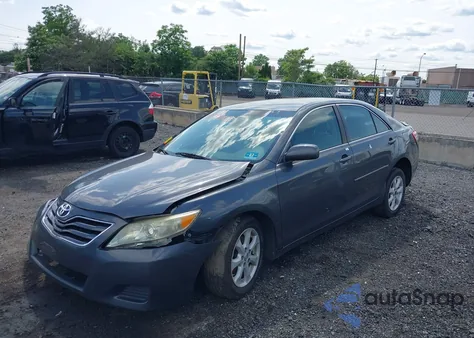 2011 Toyota Camry Le z USA, uszkodzony, nr VIN 4T1BF3EK6BU684661